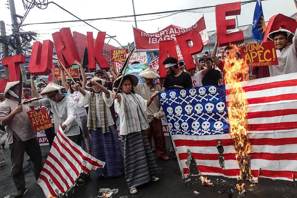 November 18: Youth dress up as Katipuneros as a symbolic call to fight for national liberation amid neocolonialism through instruments like APEC. Photo by Raymond Panaligan/AlterMidya.