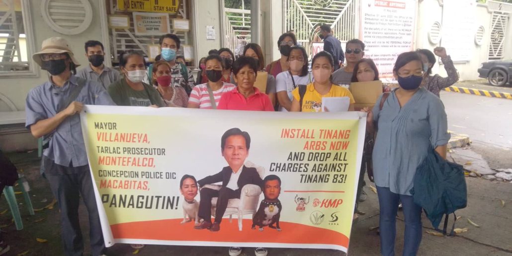 Tinang 83 farmers and supporters filed six charges against the Concepcion (Tarlac) Philippine National Police (PNP) at the Office of the Ombudsman on Tuesday, July 26, in connection with their violent mass arrest last June 9.