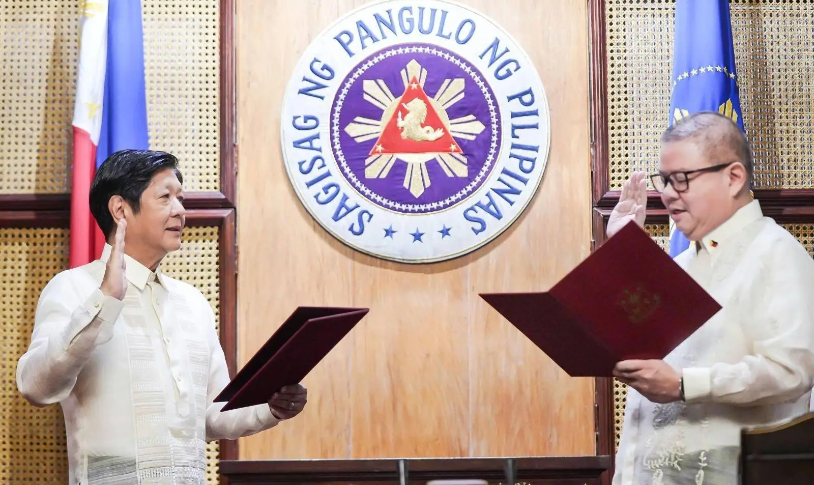 Ayon kay Kilusang Magbubukid ng Pilipinas chairperson Danilo Ramos, walang pinagkaiba si Francisco Tiu Laurel Jr. kay Ferdinand Marcos Jr. Wala itong karanasan sa agrikultura at walang rekord ng pagsisilbi sa mamamayan. Taliwas din ang interes nito bilang bilyonaryong negosyante sa kanyang mandato bilang bagong tagapaglingkod ng bayan.